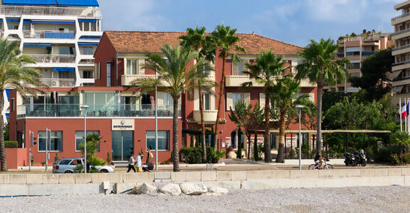 Hôtel 4 étoiles pour un séjour luxueux à Cagnes-sur-Mer entre terre et mer
